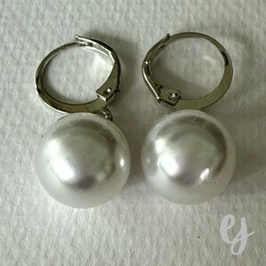 Jules Pearl Drop Earrings – Silver Dangles on Leverbacks